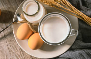 早餐选择鸡蛋牛奶还是馒头和粥？