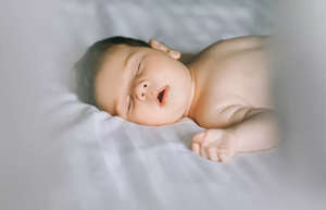 宝宝每天得睡多久？经常夜醒怎么办？