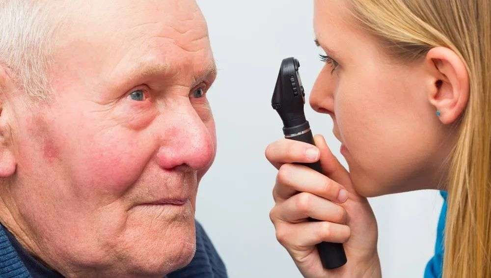 老年人的视力问题及预防